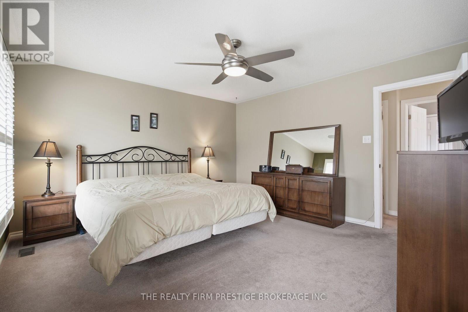 126 Gardenvale Crescent, London South, Ontario  N6J 4B9 - Photo 24 - X12940366