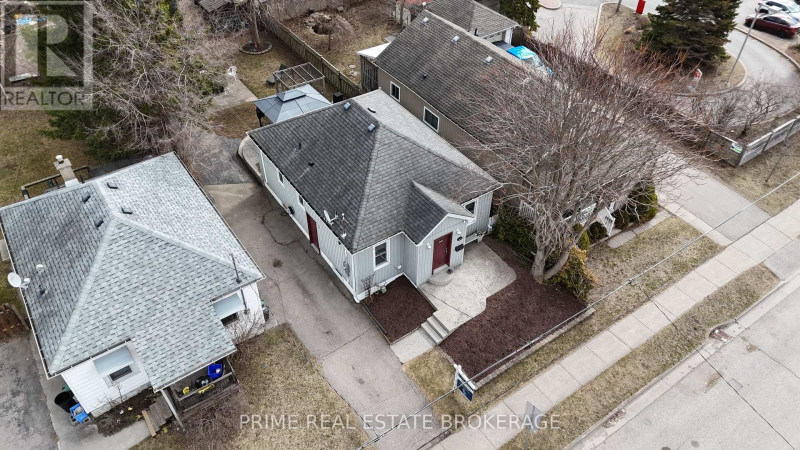 130 Giles Street, London East, Ontario  N5Z 2V7 - Photo 3 - X12940400