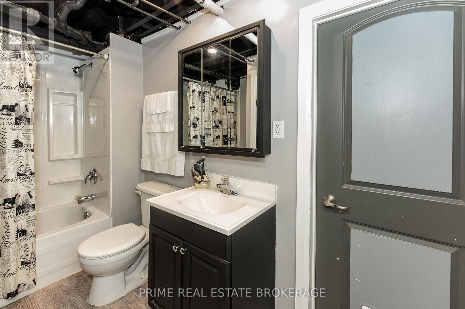 130 Giles Street, London East, Ontario  N5Z 2V7 - Photo 35 - X12940400