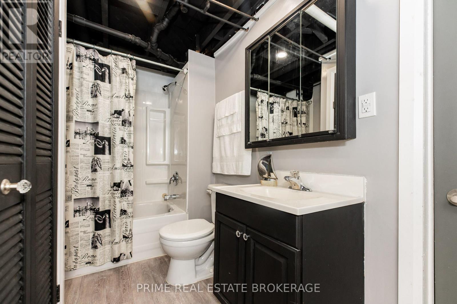 130 Giles Street, London East, Ontario  N5Z 2V7 - Photo 36 - X12940400