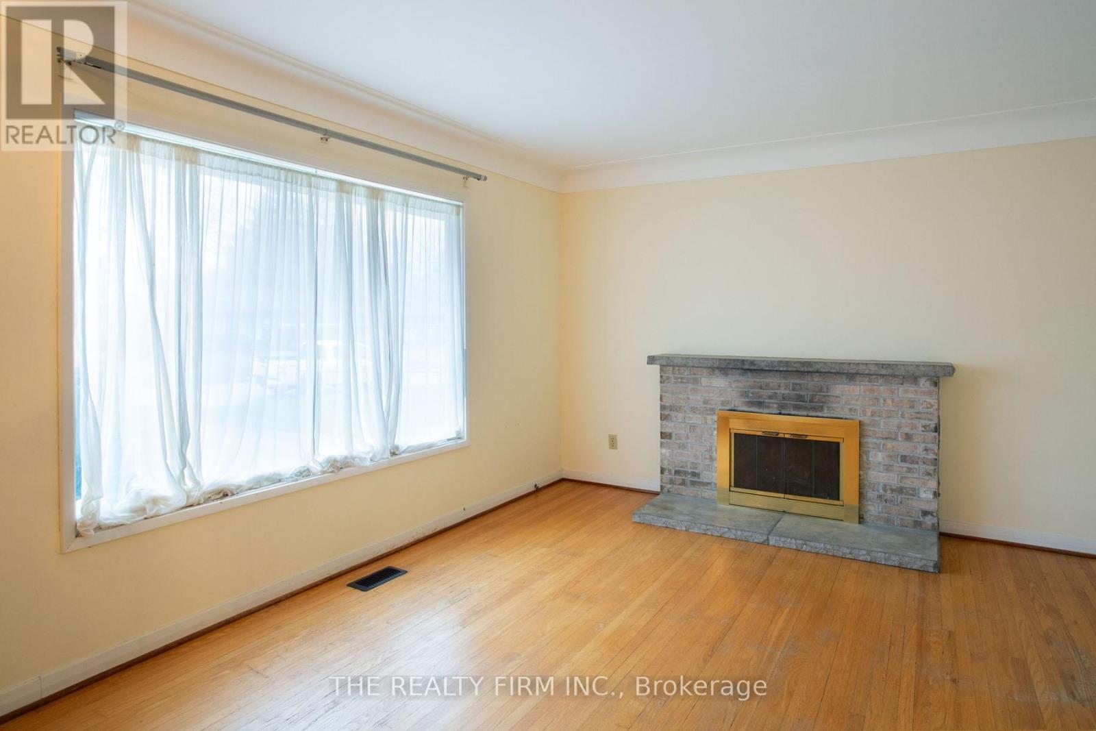 78 Strathcona Drive, London East, Ontario  N5W 1P8 - Photo 10 - X12940446