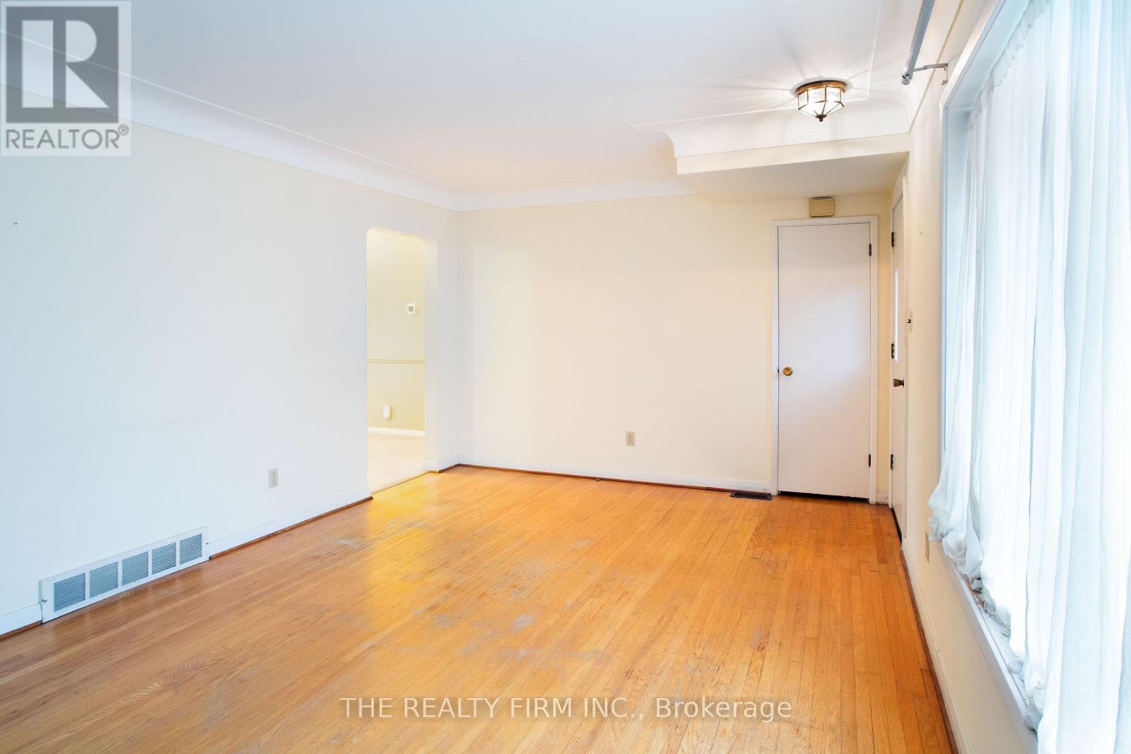 78 Strathcona Drive, London East, Ontario  N5W 1P8 - Photo 12 - X12940446