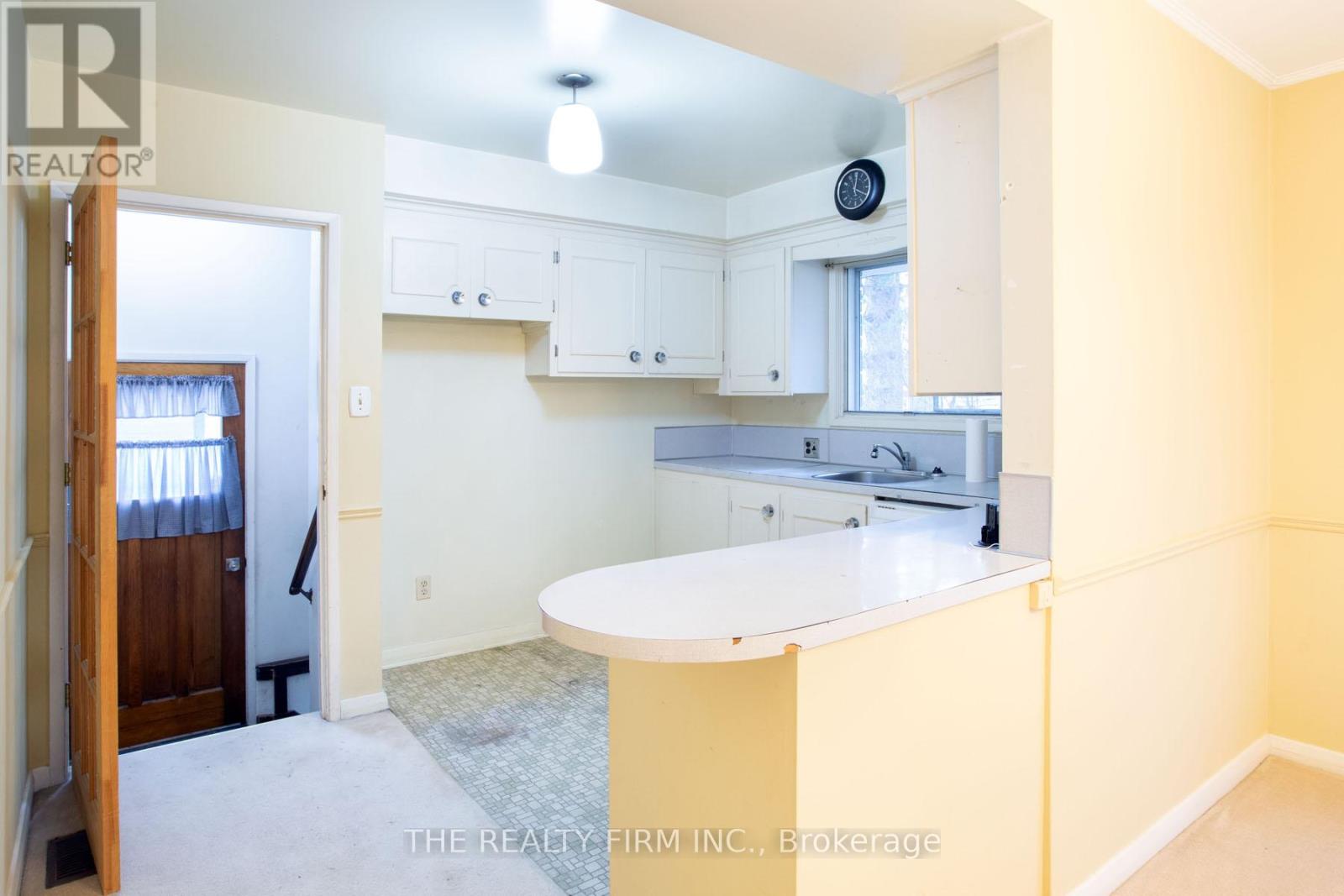 78 Strathcona Drive, London East, Ontario  N5W 1P8 - Photo 15 - X12940446