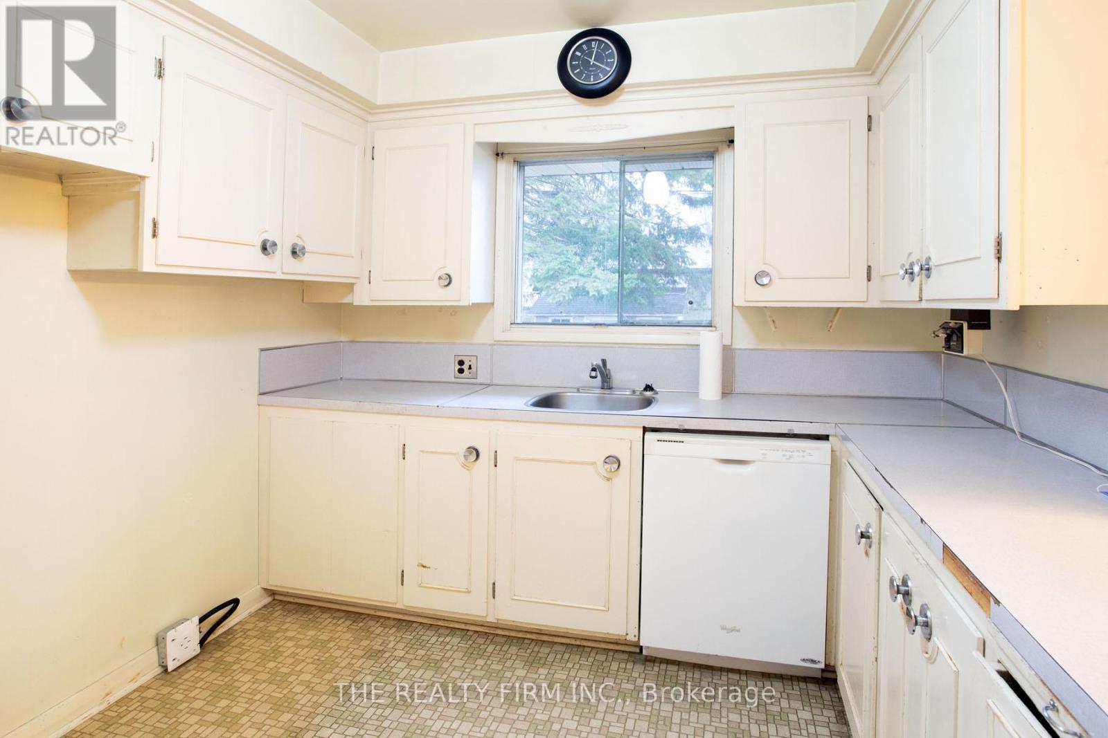 78 Strathcona Drive, London East, Ontario  N5W 1P8 - Photo 16 - X12940446