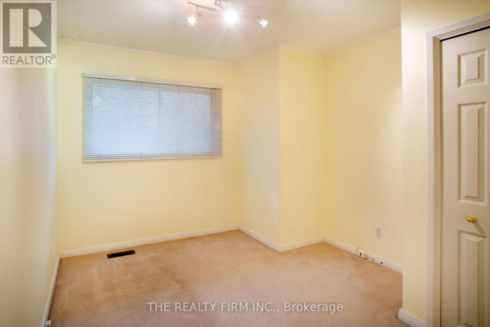 78 Strathcona Drive, London East, Ontario  N5W 1P8 - Photo 22 - X12940446