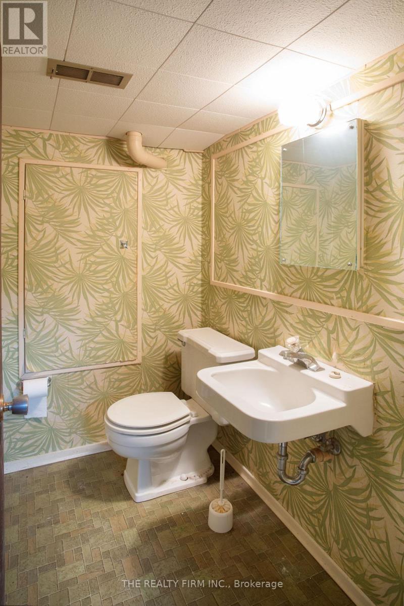 78 Strathcona Drive, London East, Ontario  N5W 1P8 - Photo 35 - X12940446