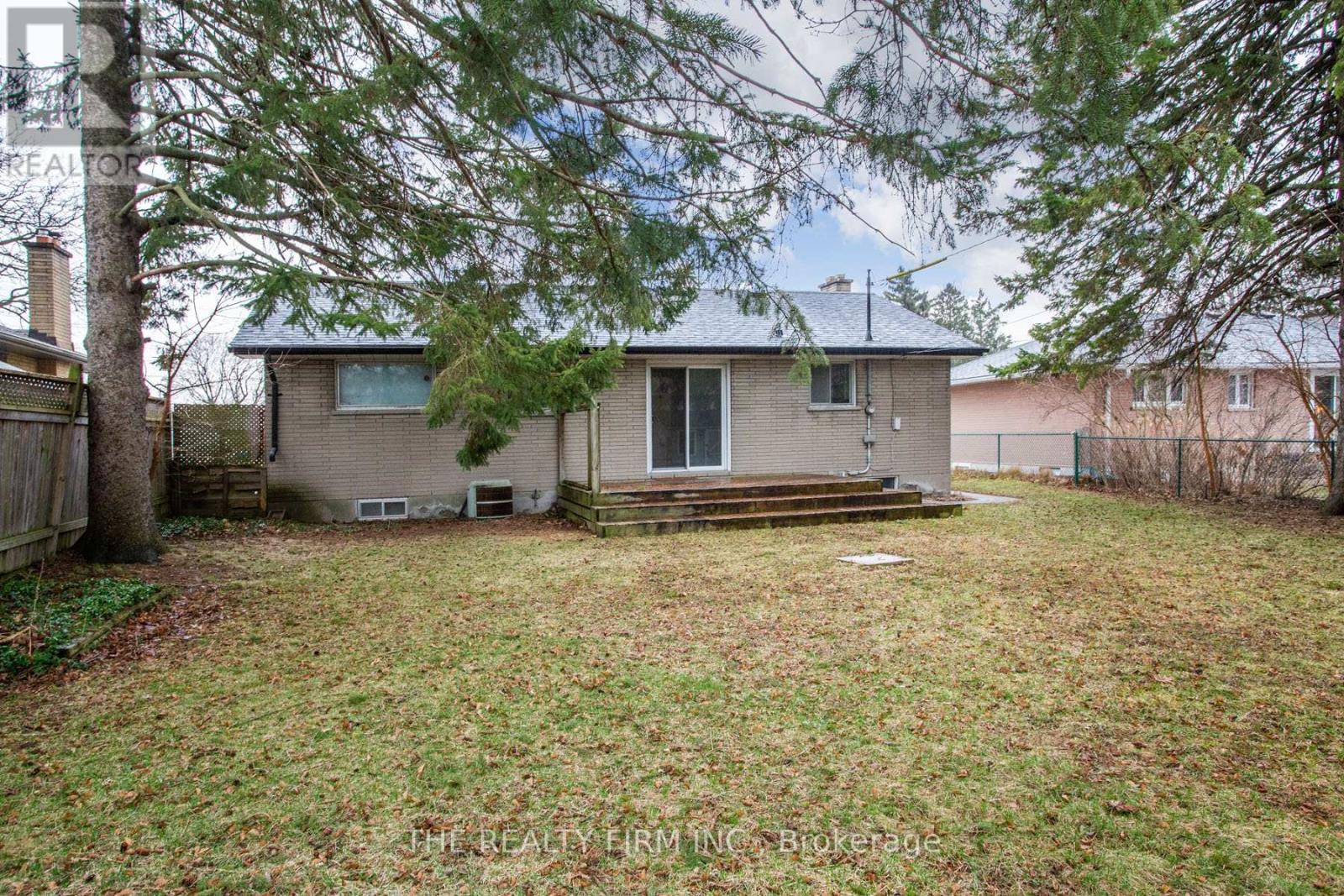 78 Strathcona Drive, London East, Ontario  N5W 1P8 - Photo 44 - X12940446