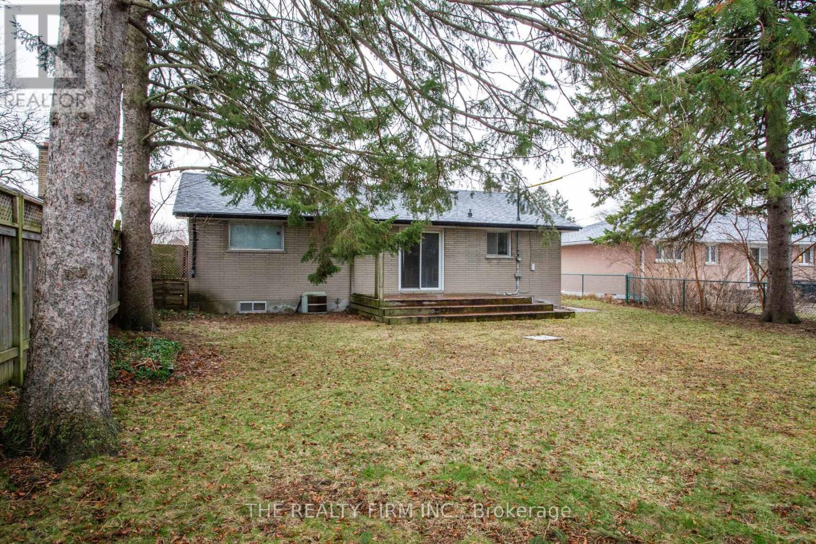 78 Strathcona Drive, London East, Ontario  N5W 1P8 - Photo 45 - X12940446