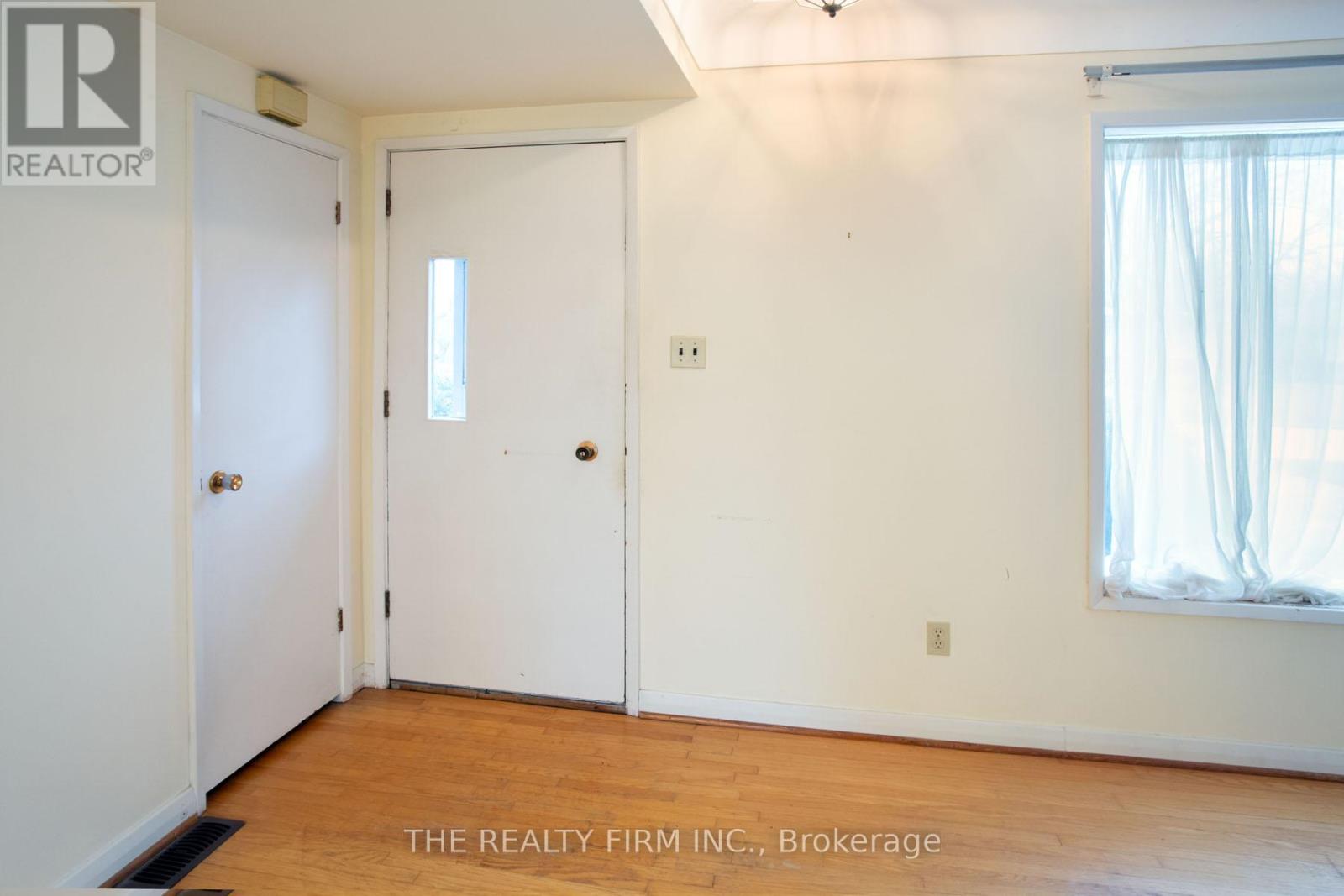 78 Strathcona Drive, London East, Ontario  N5W 1P8 - Photo 6 - X12940446