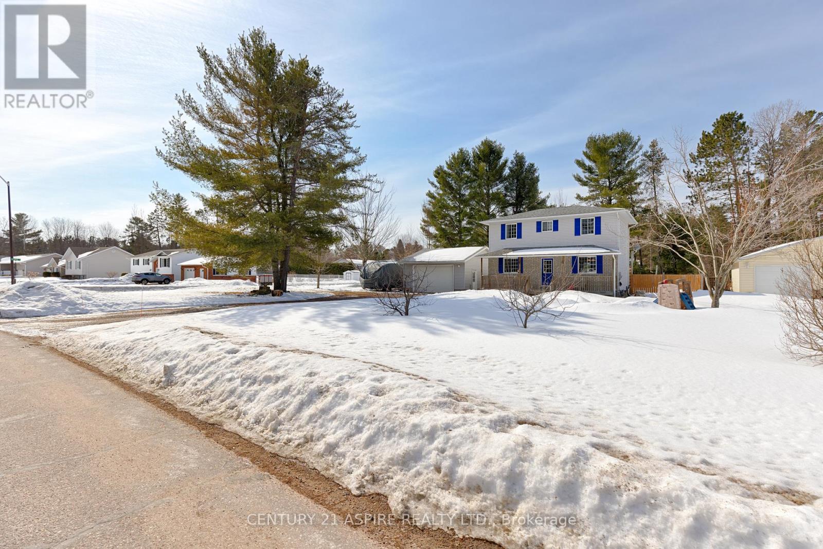 13 Runge Drive, Petawawa, Ontario  K8A 8P3 - Photo 2 - X12940460