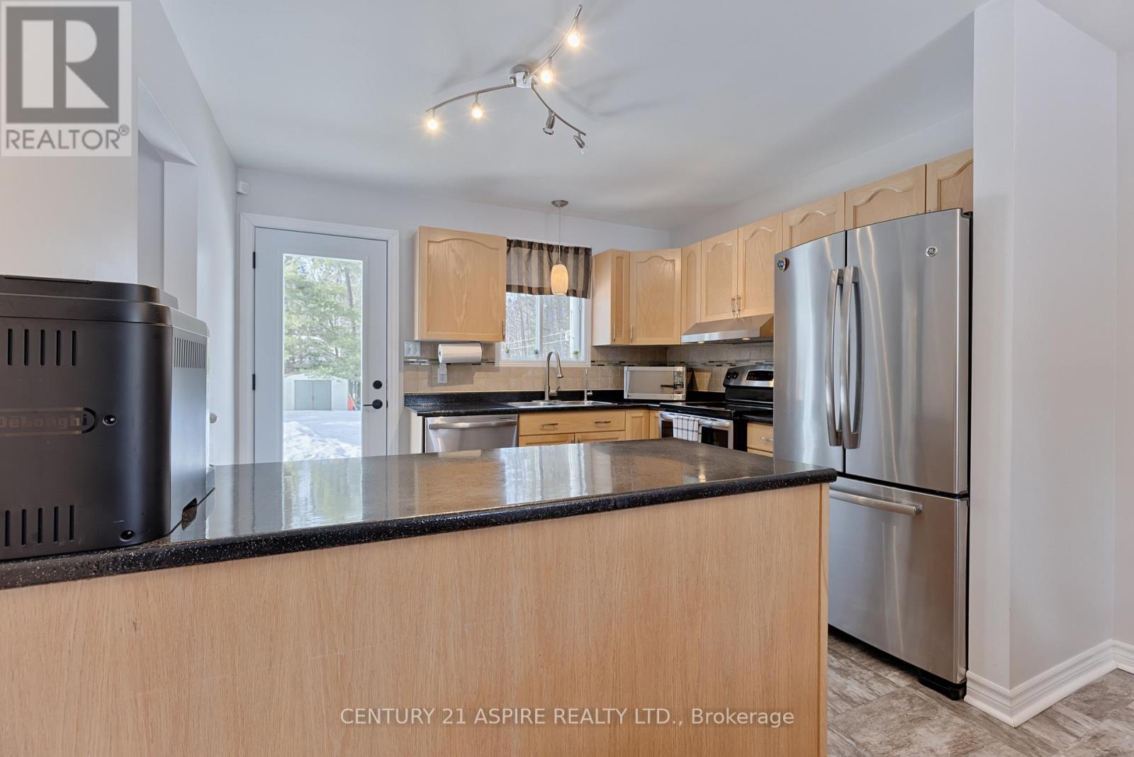 13 Runge Drive, Petawawa, Ontario  K8A 8P3 - Photo 24 - X12940460