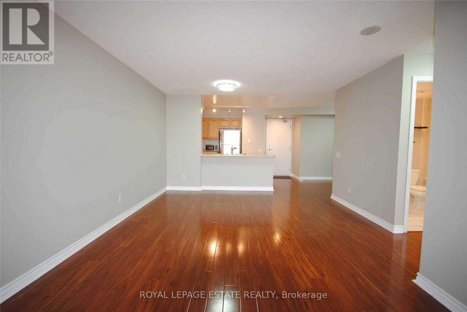 303 - 8 Mondeo Drive, Toronto, Ontario  M1P 5C7 - Photo 4 - E12940402