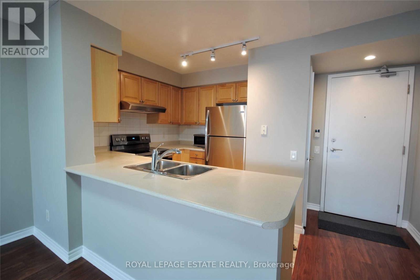 303 - 8 Mondeo Drive, Toronto, Ontario  M1P 5C7 - Photo 5 - E12940402