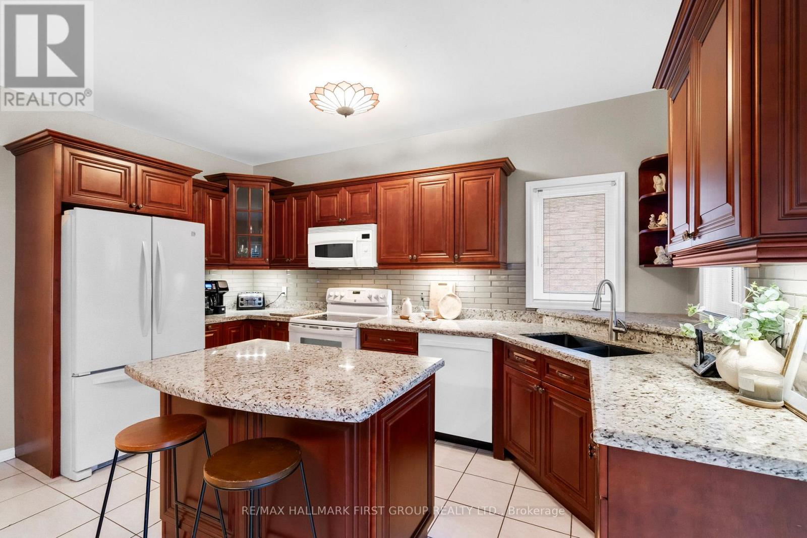 1907 Woodview Avenue, Pickering, Ontario  L1V 1L5 - Photo 4 - E12940408