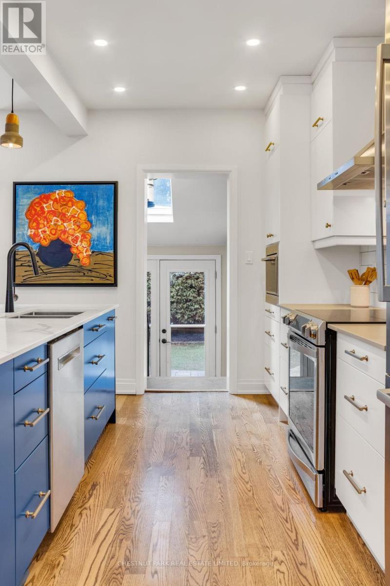 30 Coady Avenue, Toronto, Ontario  M4M 2Y8 - Photo 25 - E12940414