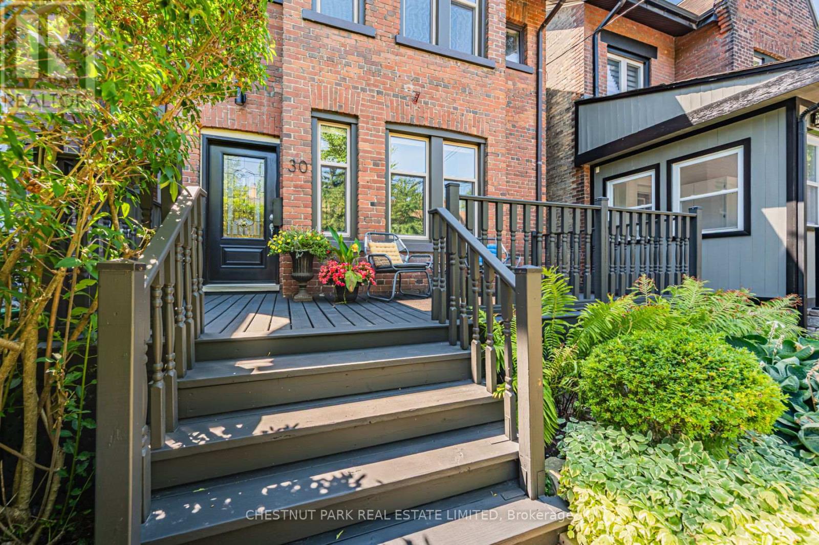 30 Coady Avenue, Toronto, Ontario  M4M 2Y8 - Photo 3 - E12940414