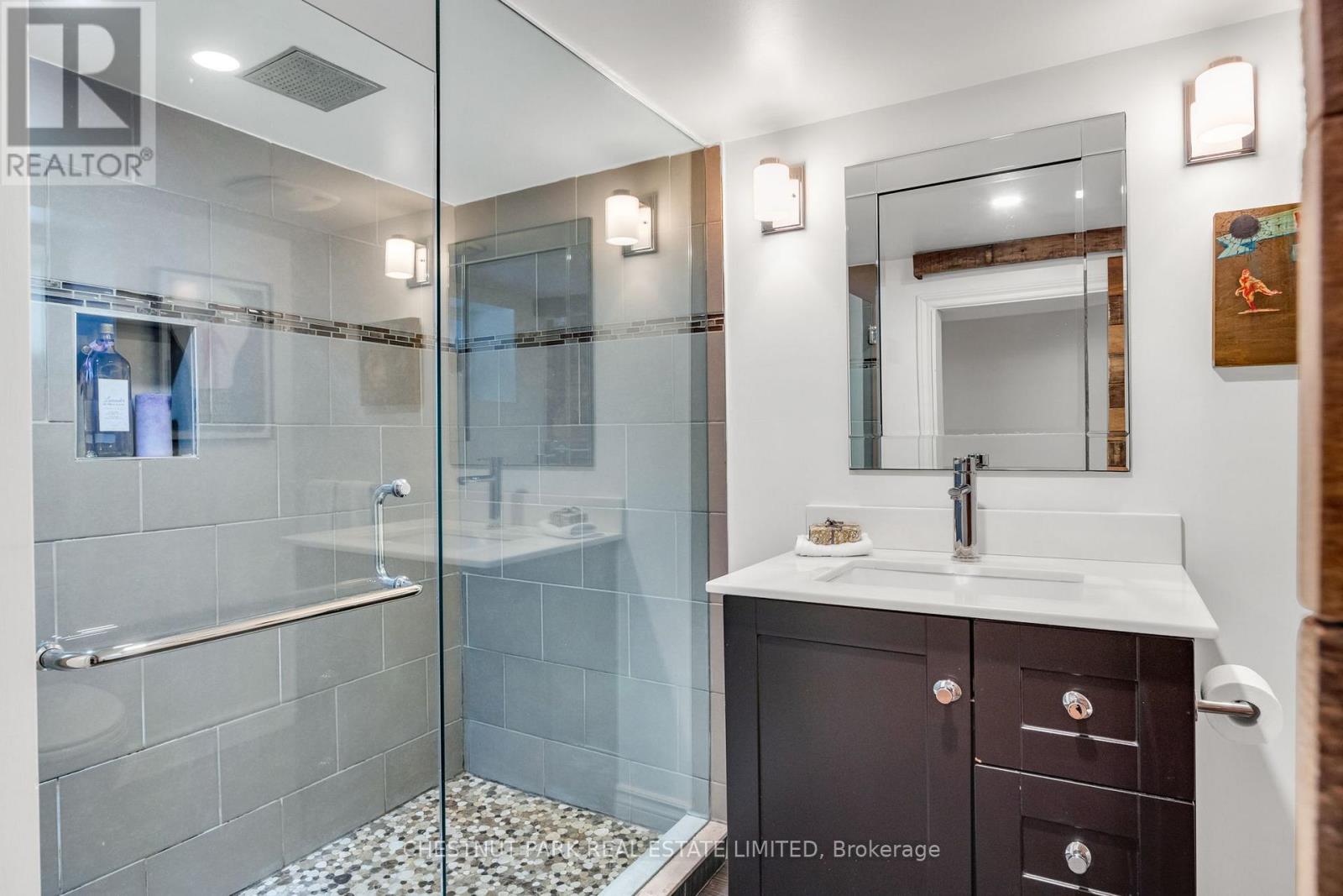 30 Coady Avenue, Toronto, Ontario  M4M 2Y8 - Photo 35 - E12940414