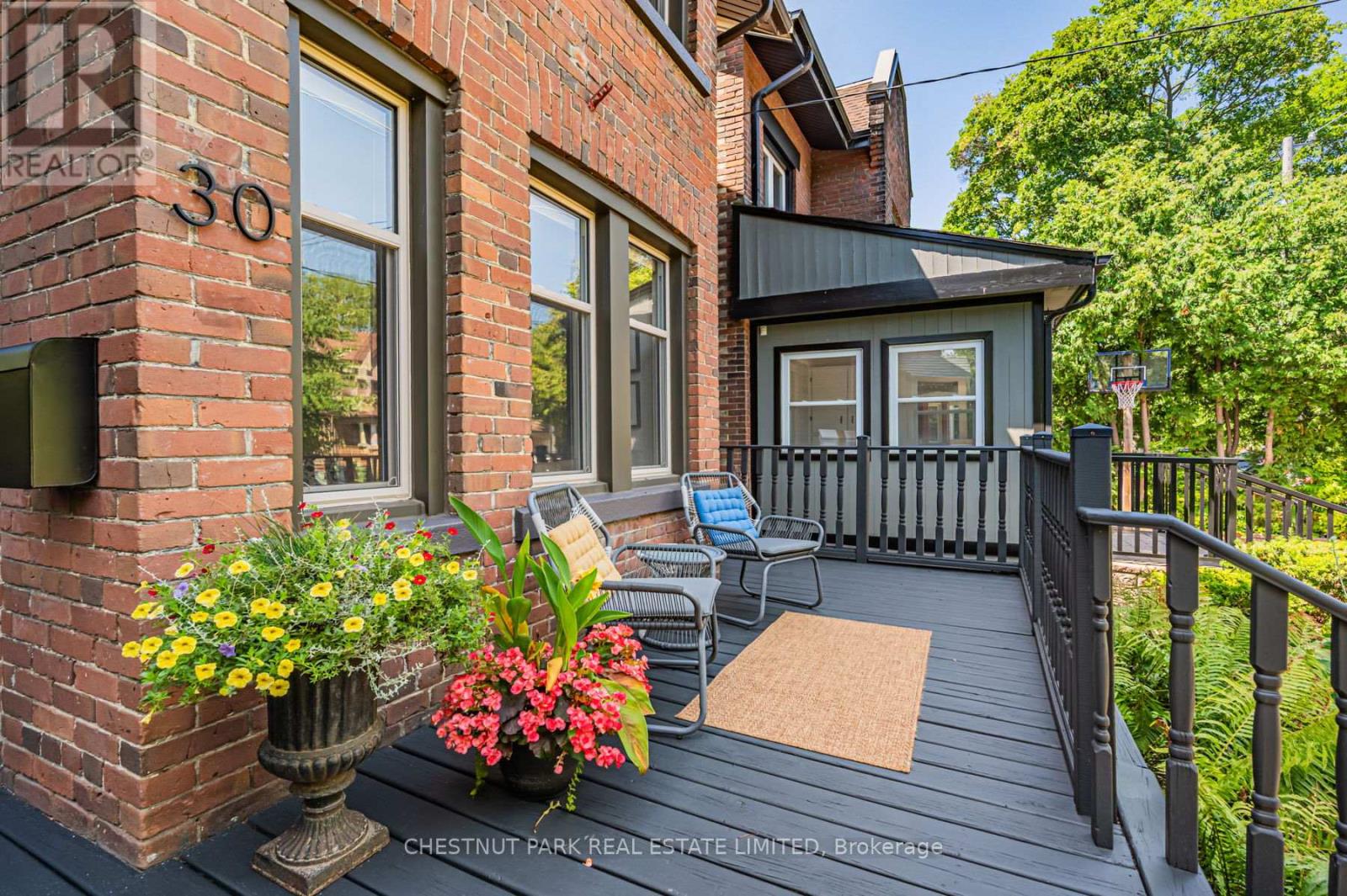 30 Coady Avenue, Toronto, Ontario  M4M 2Y8 - Photo 4 - E12940414