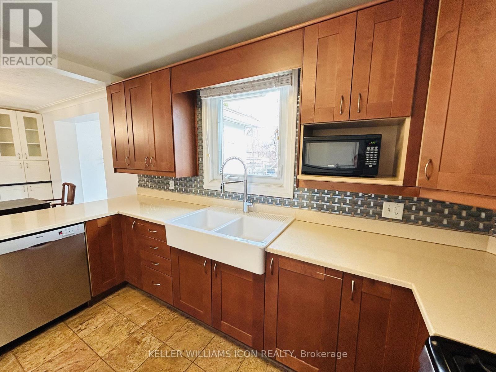 6 Centennial Boulevard, Ottawa, Ontario  K1S 0M7 - Photo 13 - X12940286