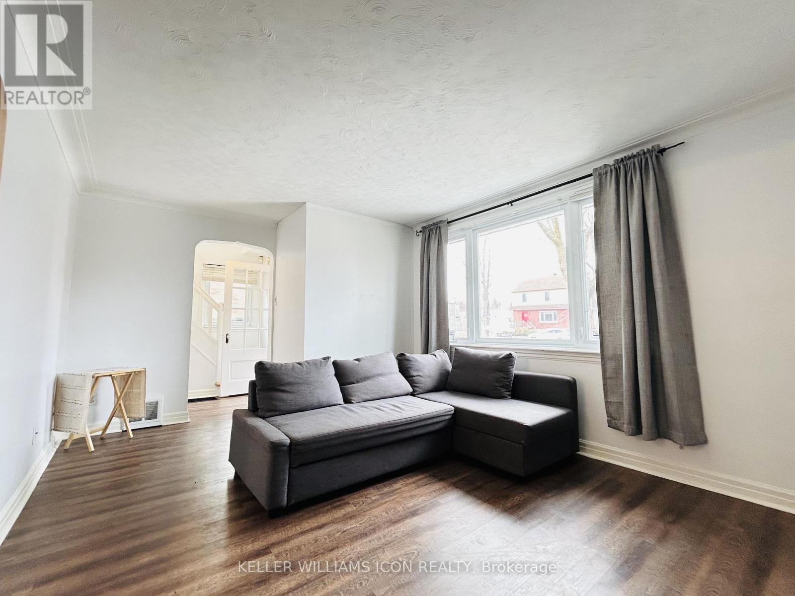 6 Centennial Boulevard, Ottawa, Ontario  K1S 0M7 - Photo 3 - X12940286