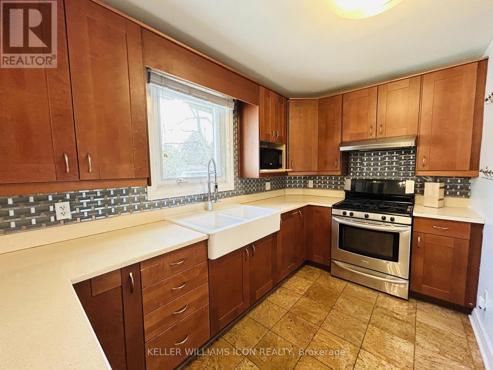 6 Centennial Boulevard, Ottawa, Ontario  K1S 0M7 - Photo 9 - X12940286