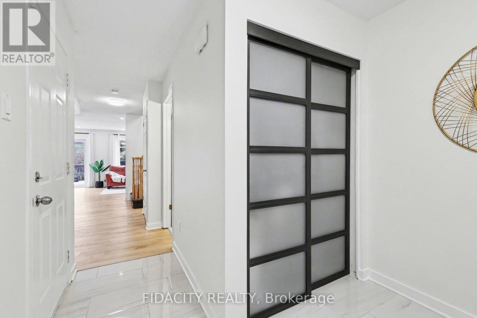 1 Kathleen Crescent, Ottawa, Ontario  K2S 1L6 - Photo 5 - X12940448