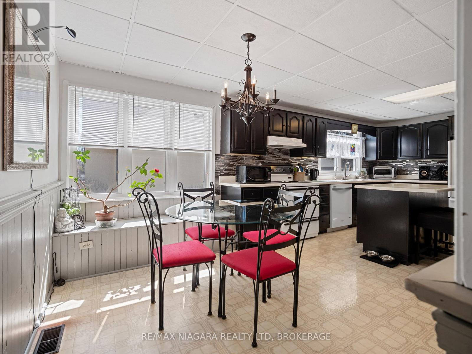 244 North Street, Fort Erie, Ontario  L2A 3R8 - Photo 8 - X12940316