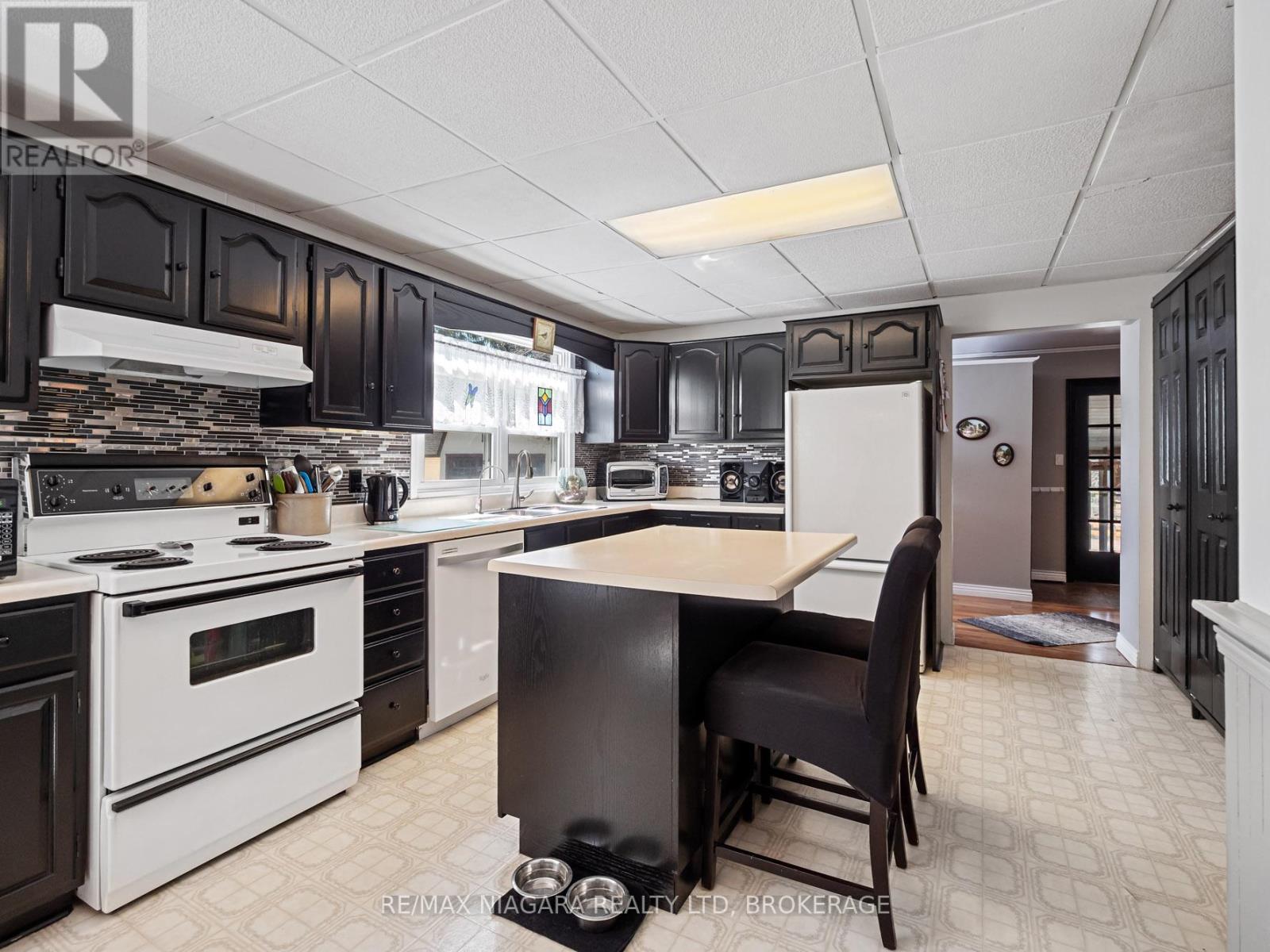 244 North Street, Fort Erie, Ontario  L2A 3R8 - Photo 9 - X12940316