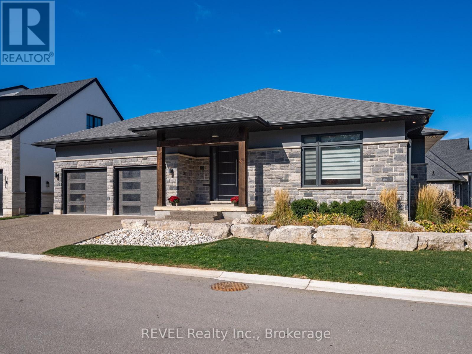 2 Fedorkow Lane, Niagara-On-The-Lake, Ontario  L0S 1P0 - Photo 3 - X12940376