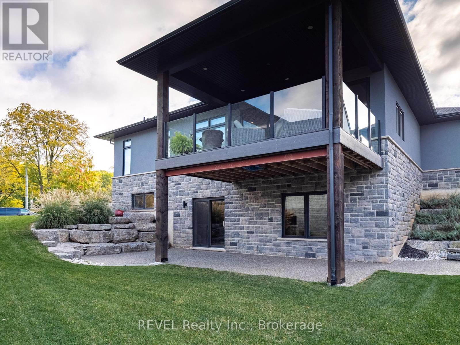 2 Fedorkow Lane, Niagara-On-The-Lake, Ontario  L0S 1P0 - Photo 38 - X12940376