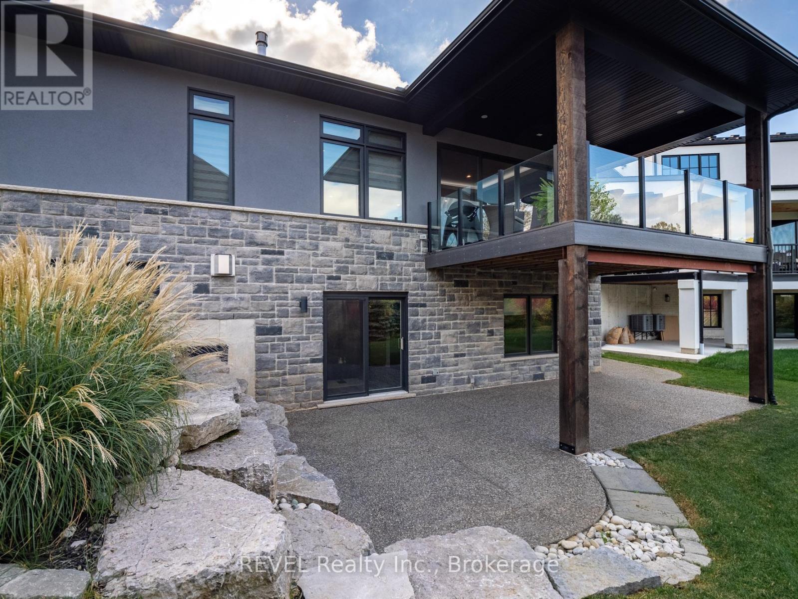 2 Fedorkow Lane, Niagara-On-The-Lake, Ontario  L0S 1P0 - Photo 39 - X12940376