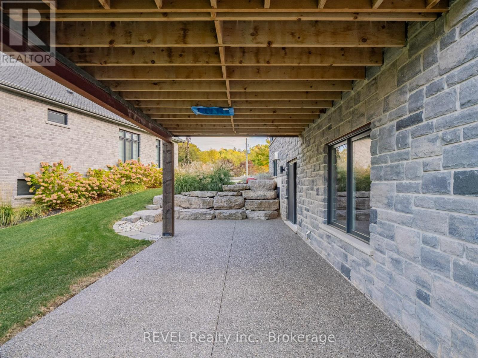 2 Fedorkow Lane, Niagara-On-The-Lake, Ontario  L0S 1P0 - Photo 42 - X12940376