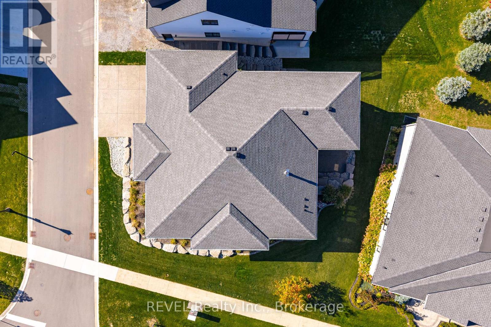 2 Fedorkow Lane, Niagara-On-The-Lake, Ontario  L0S 1P0 - Photo 45 - X12940376