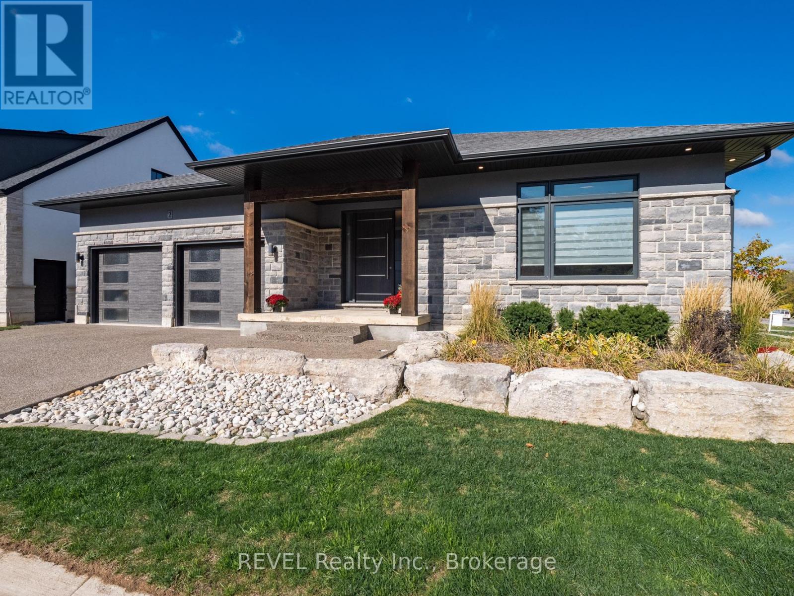 2 Fedorkow Lane, Niagara-On-The-Lake, Ontario  L0S 1P0 - Photo 5 - X12940376