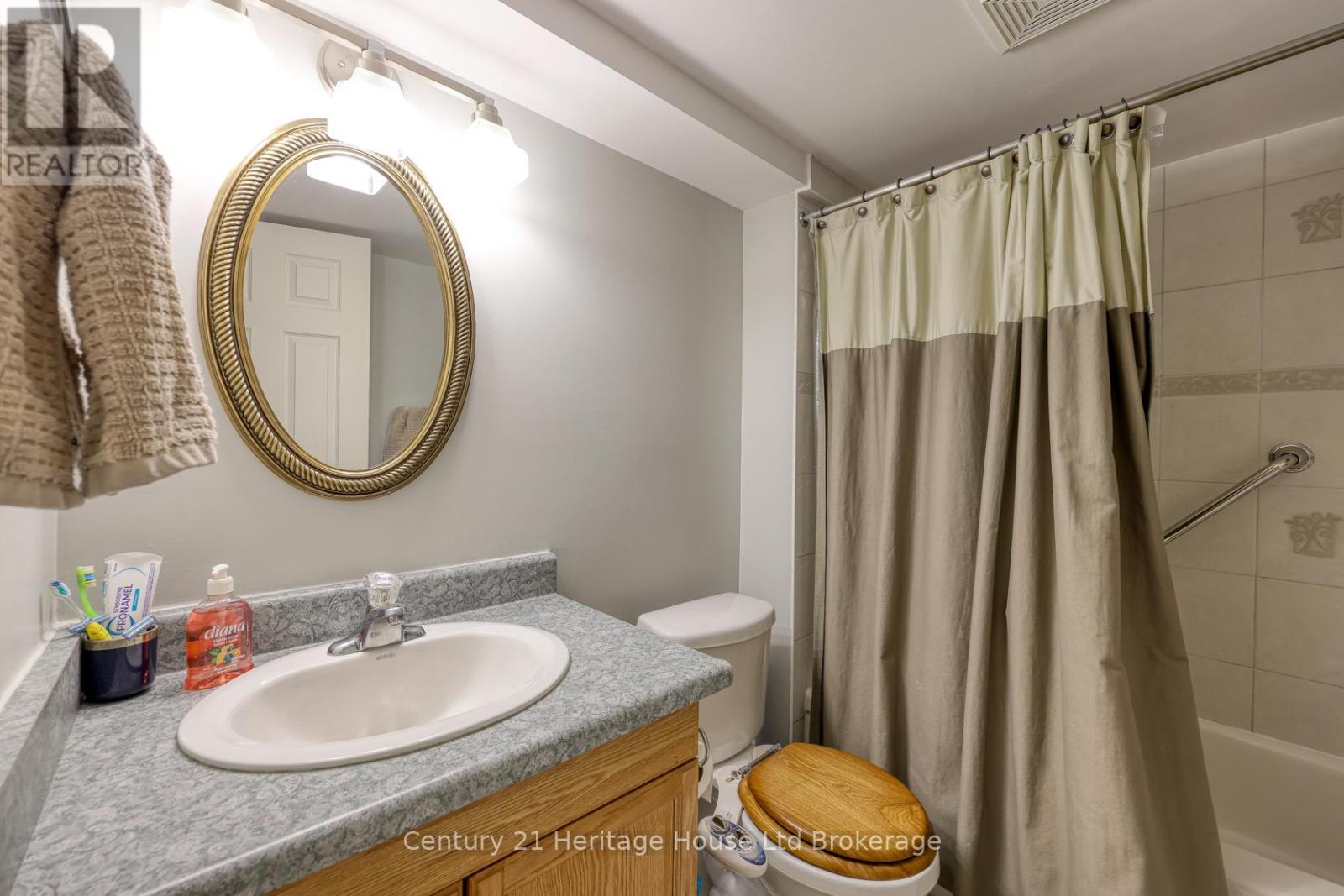 479 Ontario Street, Woodstock, Ontario N4V 1G7 - Photo 38 - X12940440