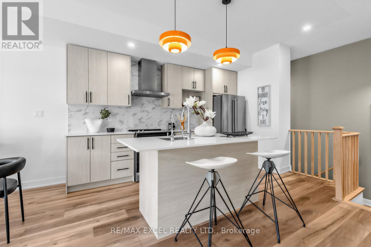 140 Covington Crescent, Whitchurch-Stouffville, Ontario  L4A 4W8 - Photo 9 - N12940292