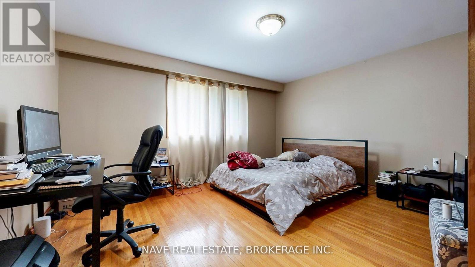 9747 Bathurst Street, Richmond Hill, Ontario  L4C 3X5 - Photo 12 - N12940302