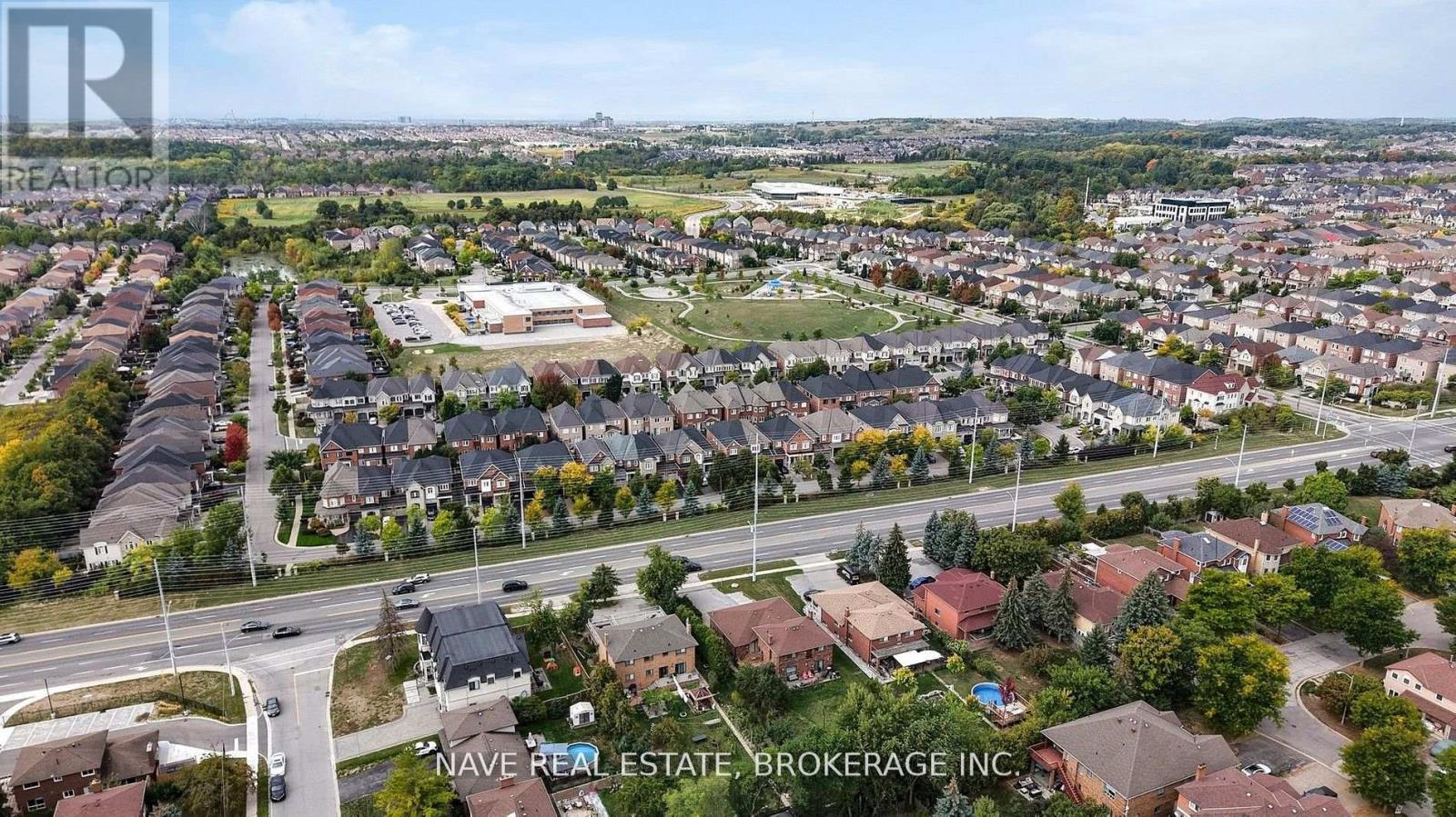 9747 Bathurst Street, Richmond Hill, Ontario  L4C 3X5 - Photo 48 - N12940302