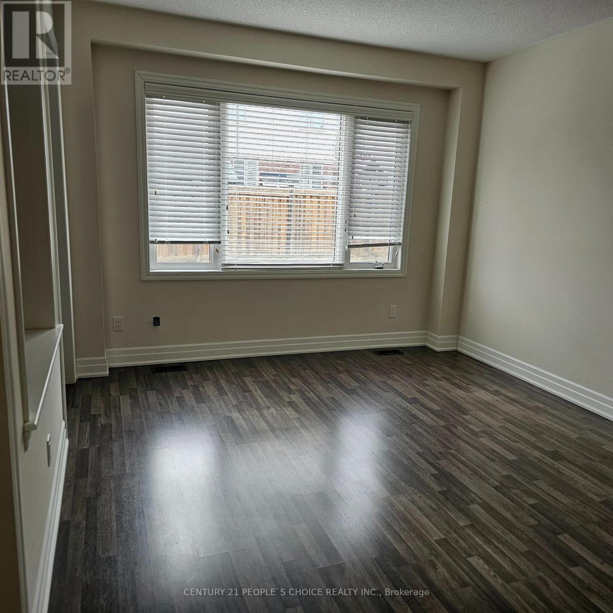 488 Greenwood Drive, Essa (Angus), Ontario  L0M 1B6 - Photo 7 - N12940312