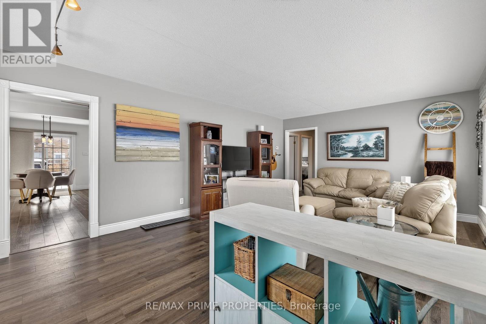 18979 Centre Street, East Gwillimbury, Ontario  L0G 1M0 - Photo 5 - N12940336