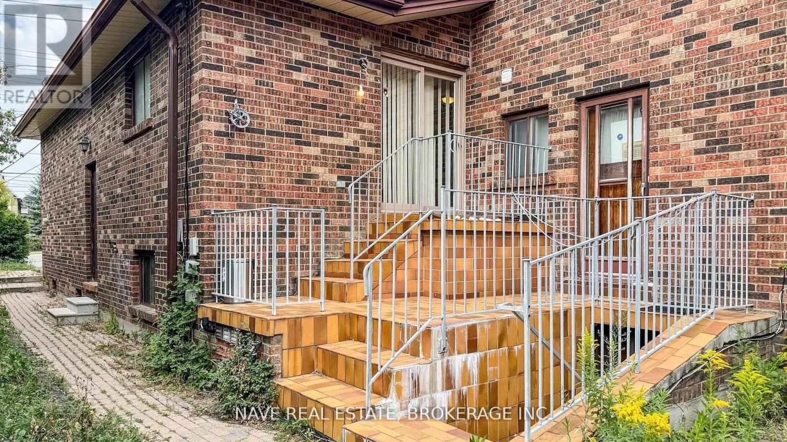 9747 Bathurst Street, Richmond Hill, Ontario  L4C 3X5 - Photo 15 - N12940342