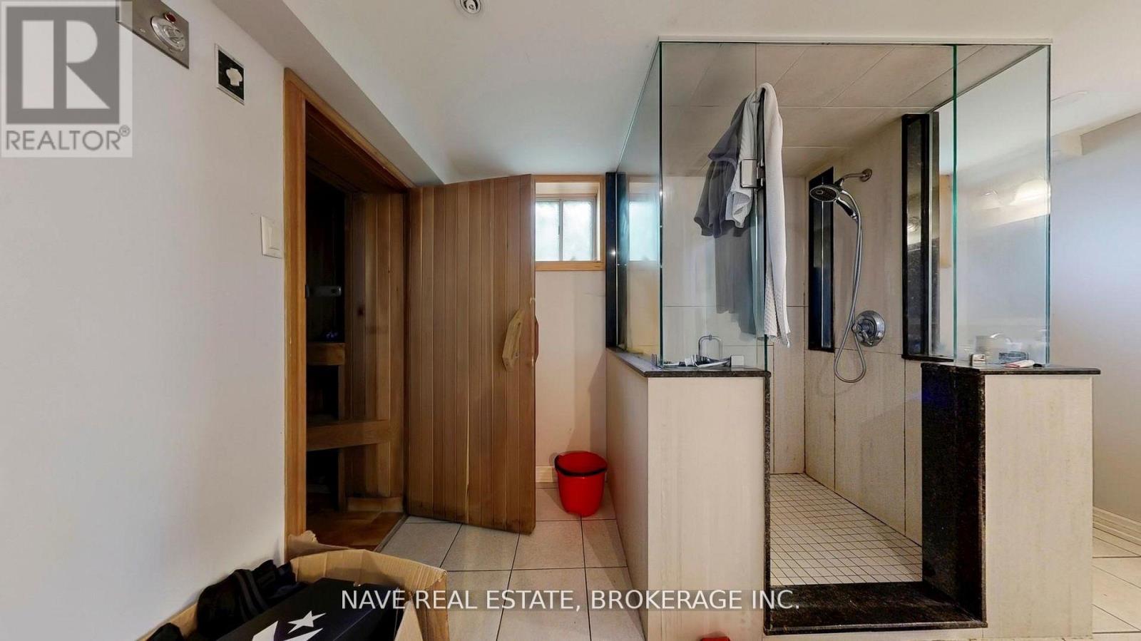 9747 Bathurst Street, Richmond Hill, Ontario  L4C 3X5 - Photo 41 - N12940342