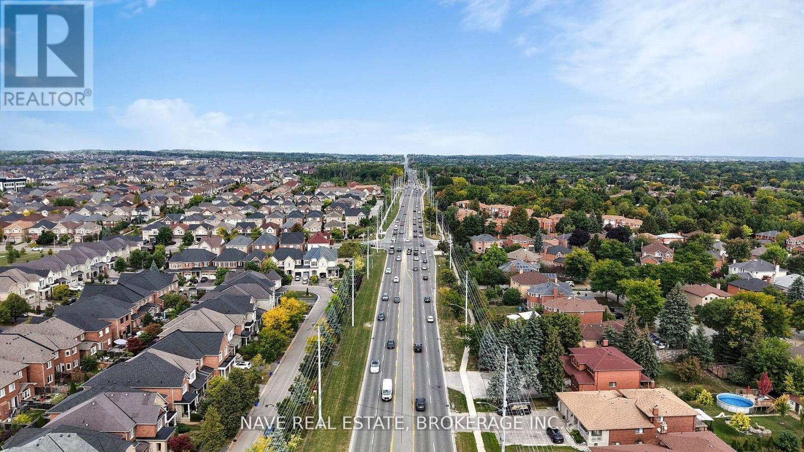 9747 Bathurst Street, Richmond Hill, Ontario  L4C 3X5 - Photo 50 - N12940342