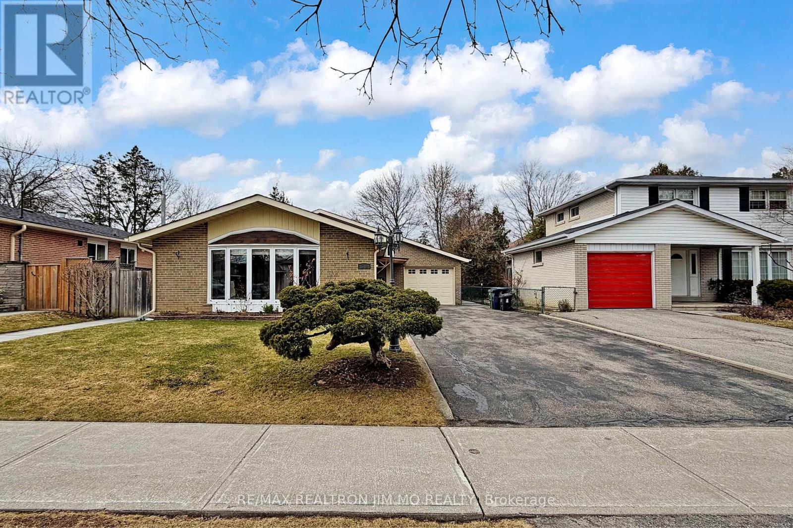 50 Nymark Avenue, Toronto, Ontario  M2J 2G9 - Photo 2 - C12938604