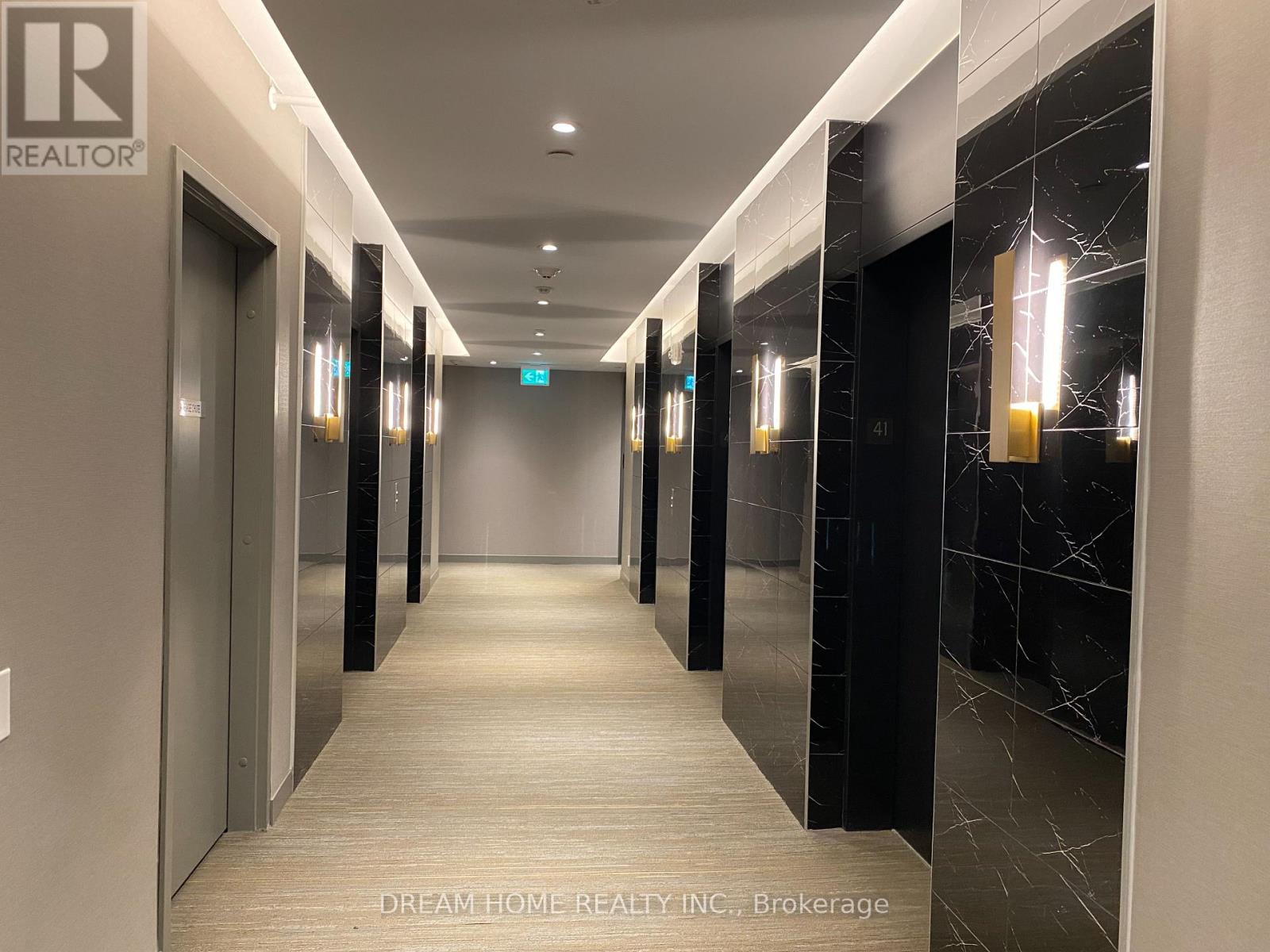 2108 - 950 Portage Parkway, Vaughan, Ontario L4K 0J7 - Photo 5 - N12939566