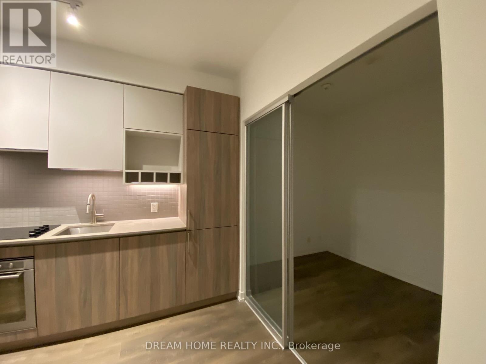 2108 - 950 Portage Parkway, Vaughan, Ontario L4K 0J7 - Photo 8 - N12939566