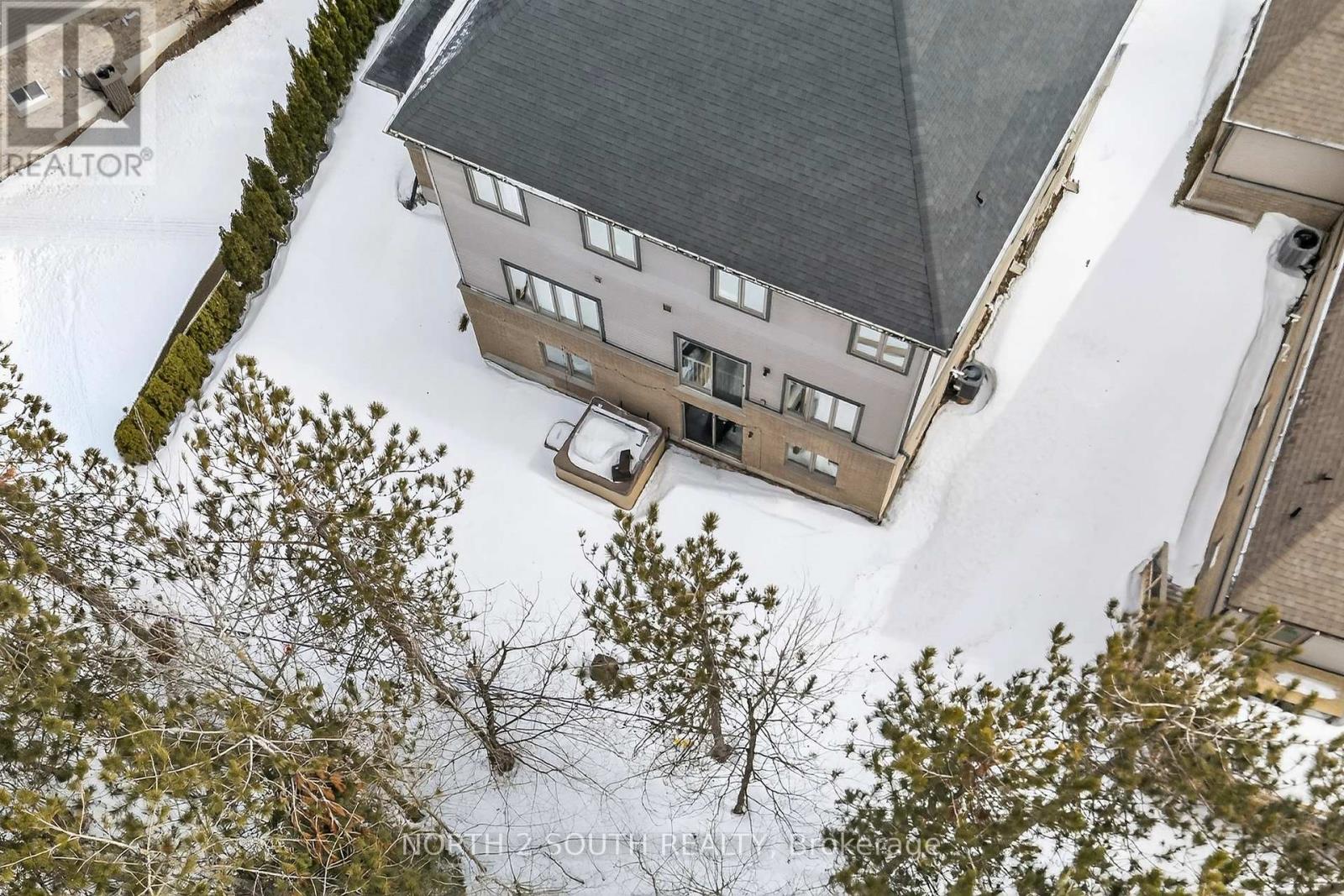 4 Boville Court, Oro-Medonte, Ontario  L0L 2L0 - Photo 9 - S12927128