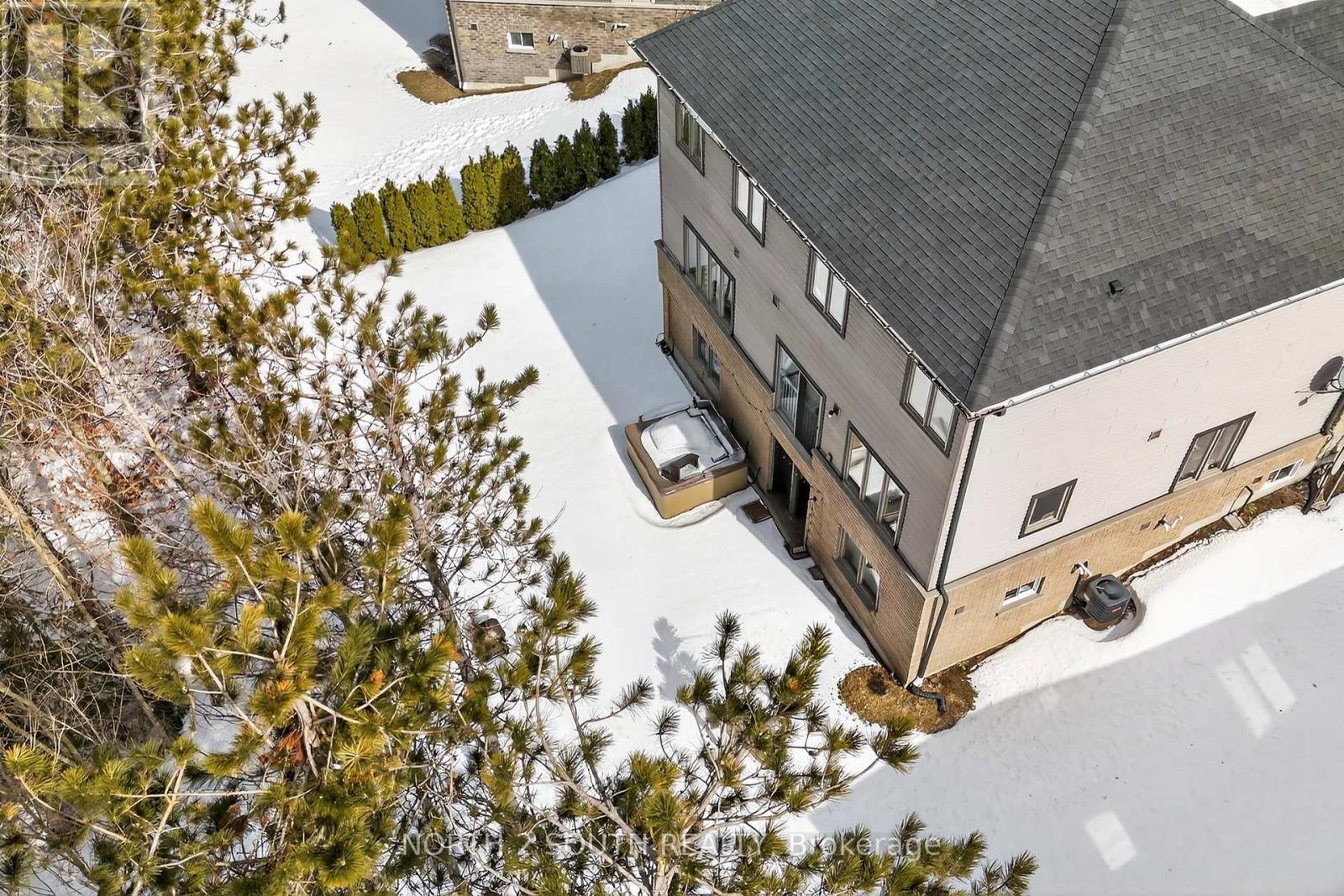 4 Boville Court, Oro-Medonte, Ontario  L0L 2L0 - Photo 8 - S12927128