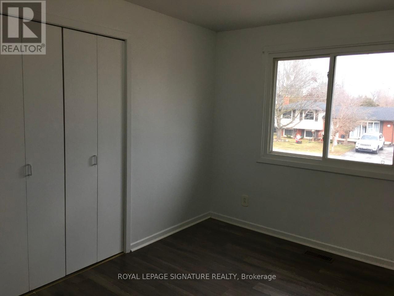 452 Stanfield Drive, Oakville, Ontario  L6L 3P9 - Photo 10 - W12940274