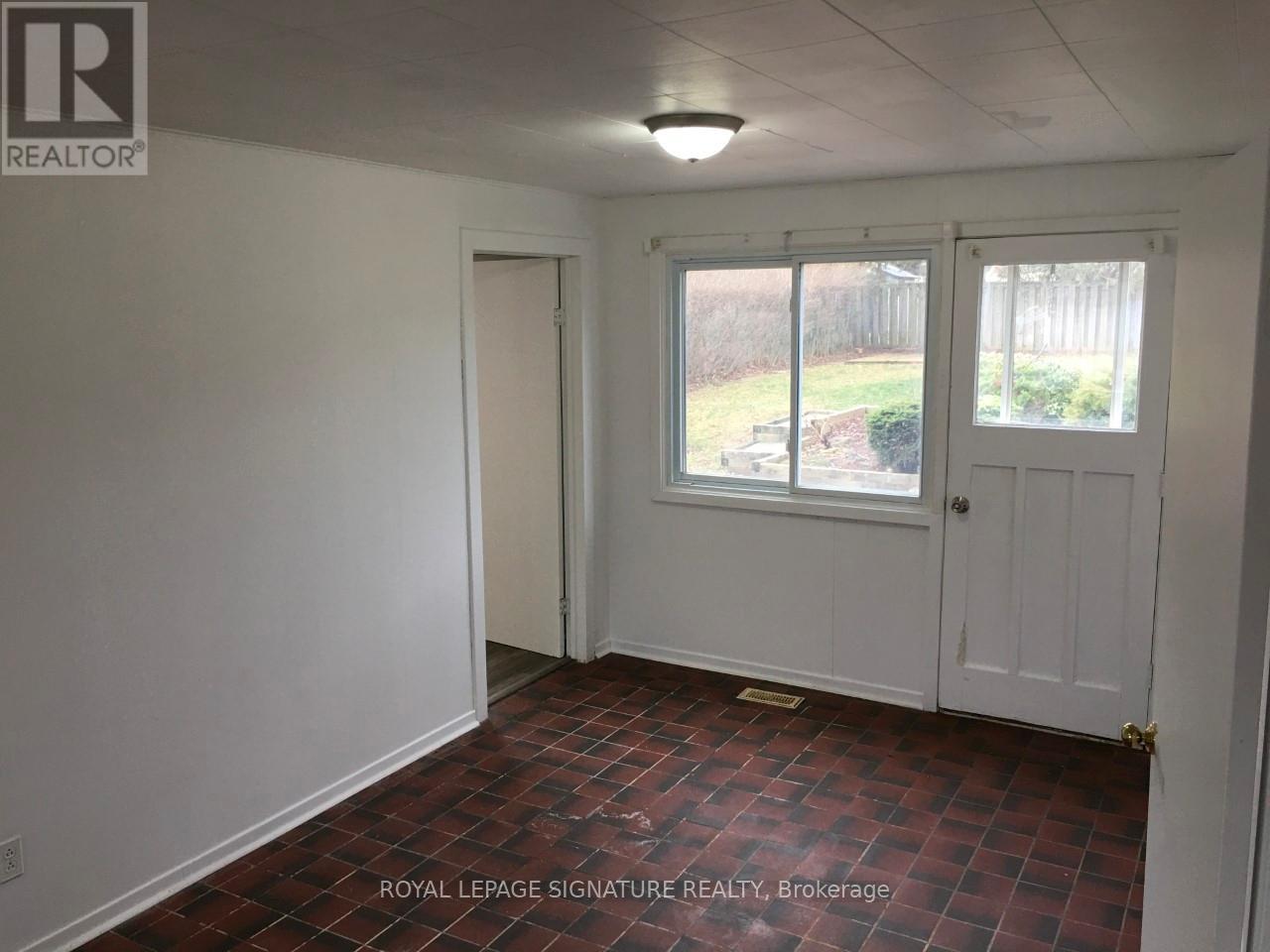 452 Stanfield Drive, Oakville, Ontario  L6L 3P9 - Photo 12 - W12940274